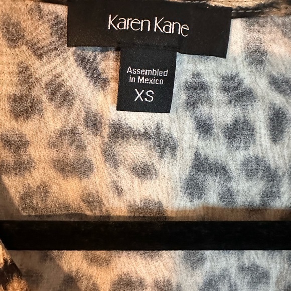 Karen Kane Leopard Print V-Neck Blouse - Picture 2 of 5